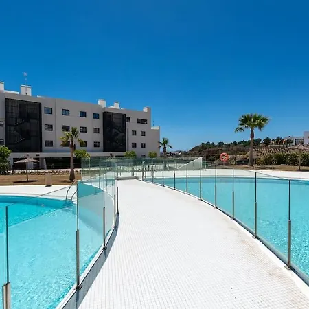 Beautiful 3 Bedroom In Higueron West